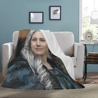 Lagertha Decke Fleece Schild Jungfrau Wikinger Dekoration Reisen Geschenke Für Sie Ihn von HandmadeArtShopCo