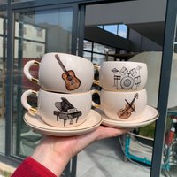 Musikinstrumente Tasse | Handgemachte Orchester Kaffee Tee Violine, Gitarre, Schlagzeug, Klavier Geschenk Personalisiertes Keramik Für Sie, Ihn von HandmadeBskCeramics