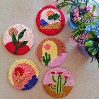 Herbst Wohndekor, Punch Needle Boho Abstrakt Kaffeebecher Untersetzer, Modernes Bauernhaus Dekor, Einzigartige Mutter Geschenke, Neues Zuhause von HandmadeByEbruli