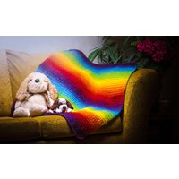 Gestrickte Babydecke Rainbow von HandmadeByKesse
