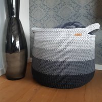 Gehäkelter Korb "Big Bob" 40 cm X Oder 45 Aus Wolle Mit Muster Und Henkeln Für Aufbewahrung Von Decken, Kissen Spielsachen von HandmadeBySAMALU