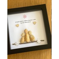 Personalisierte Mama Kiesel Bild, Einzigartige Kunst Für Mama, Muttertag Kunst, Geburtstagsgeschenk, Mutter Und Tochter Geschenk von HandmadeCraftsUKShop