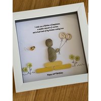 Personalisiertes Kieselsteinbild Zum 60. Geburtstag, Geburtstagsgeschenk Für Bestie, Oma, Handgemachtes Geschenk von HandmadeCraftsUKShop