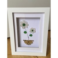 Seeglas & Kieselstein Kunstwerk, Blumenrahmen, Einzigartiger Seeglasrahmen, Blume Geschenk von HandmadeCraftsUKShop