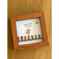 Vogel Kieselrahmen, Inspirierendes Geschenk, Personalisiertes Geschenk Für Einen Freund, Kieselkunst von HandmadeCraftsUKShop