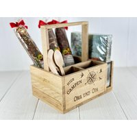 Camper Besteckkasten Utensilo Camping Grillmeister Männergeschenk Personalisiert Mit Flaschenöffner von HandmadeGeschenk