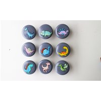 Handbemalte Pastell Dinosaurier Knäufe Aus Holz Dekor Für Kinder von HandmadeKnobs