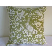 Designer Kissenbezug Handmade Landhaus Iliv Heide Salbei Grün Kaninchen Kopfkissenbezug Retro Modern von HandmadeShadeCo