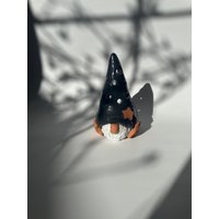 Teelicht Wichtel, Handgefertigt Aus Ton, Schwarz, Weiß Und Terrakottarot von Handmadebyanja66