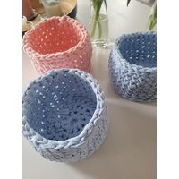 Häkelkörbchen in Hellblau Und Rosé von HandmadebycbShop
