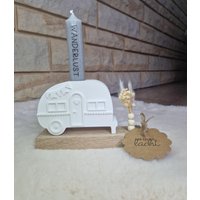 Camper/Wohnwagen Campinggeschenk Kerzenset Kerzenständer Kerzenhalter Wohnanhänger Geschenk Wanderausstellung Raysin Camper/Wohnwagen Campinggeschenk Kerzenset Kerzenständer Kerzenhalter Wohnanhänger Geschenk Wanderausstellung Raysin von HandmadebymnShop