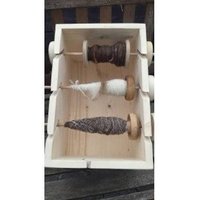 Wollschaaarfe Lazy Kate Box von HandmadeforDIYs