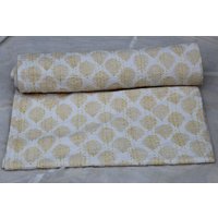 Goldener Block Print Quilt, Baumwolle Floral Hand Kantha Quilt Tagesdecke Werfen Handgemachte Bettwäsche Aus Reiner von Handmadeindia01