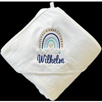Kapuzenhandtuch Mit Motiv Regenbogen Und Wunschnamen Bestickt I Badetuch Personalisiert 100x100 cm Geschenkidee Zur Geburt Taufgeschenk von HandmadelovebyTanja