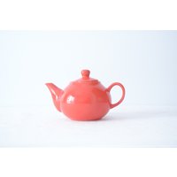 Vintage Keramik Rote Teekanne, Kleine Tee-Party von HandpickedArtifacts