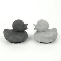 Tick - Mini Ente Aus Beton | Wasserfest Enten Concrete Duck Baby Deko Modern Figur Accessoire Badezimmer Handworkz von HandworkzDE