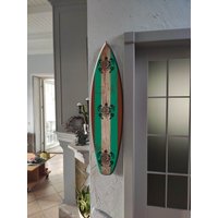 Surfbrett Mit Schildkröten Print Treibholzeffekt Wandschild in Braun, Türkis, Weiß Für Küstendekor von Handycor