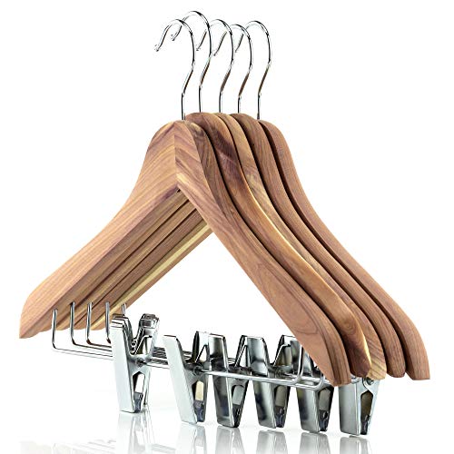 Hangerworld 10 Zedernholz Kleiderbügel mit Clip 44cm Holzkleiderbügel Mottenschutz im Kleiderschrank von Hangerworld