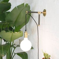 Custom Plug in Wandleuchte Moderne Holz Industrie Rohr Messing Schwarz Weiß - Mit Schalter Led Glaskugel von HangoutLighting