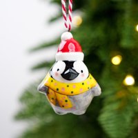 Handbemalte Keramik Pinguin Figur Urlaub Ornament Handbemalte Keramik Pinguin Figur Urlaub Ornament von HannahLoveCeramics