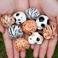 Niedliche Porzellan Elefantenfiguren, Tierkönigreich-Thema, Elefant-Weihnachtsgeschenke Niedliche Porzellan Elefantenfiguren, Tierkönigreich-Thema, Elefant-Weihnachtsgeschenke von HannahLoveCeramics