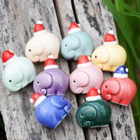 Weihnachtselefant Aus Keramik Handbemalte Weihnachtsmannmütze Porzellan Weihnachtselefant Aus Keramik Handbemalte Weihnachtsmannmütze Porzellan von HannahLoveCeramics