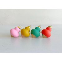 Handbemalte Keramik Weihnachtsornamente Neon-Gold-Blatt-Set von HannahMerrellDesigns