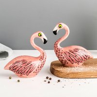 Handgefertigte Keramik Flamingo Salz - Und Pfefferstreuer, Entworfen in Großbritannien Von Hannah Turner. Retro Menage, Geschenk Handgefertigte Keramik Flamingo Salz - Und Pfefferstreuer, Entworfen in Großbritannien Von Hannah Turner. Retro Menage, Geschenk von HannahTurnerShop