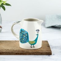 Handgemachter Kleiner Pfauenkrug Aus Keramik, Entworfen Von Hannah Turner in Großbritannien. Perfektes Kännchen Für Milch Und Sahne Oder von HannahTurnerShop