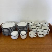 1/50 Rosenthal Suomi Geschirr Von Timo Sarpaneva Aus Porzellan Mit Schwarzem Rand 70Er 80Er Mid Century Vintage von HannoverVintagestore