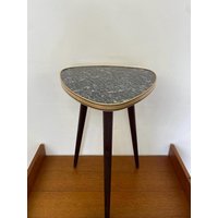 Großer Xl Mid Century Blumenhocker/Tischchen Aus Holz Mit Marmor-Fliesen-Optik 60Er 70Er Vintage von HannoverVintagestore