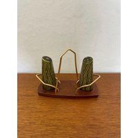 Lord Nelson Wyncraft Salz - Und Pfefferstreuer Aus Keramik in Grün Menage Teakholz Made England 60Er Mid Century Vintage von HannoverVintagestore