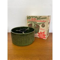 Mid Century Keramik Christbaum Ständer Von Jasba Aus Edelkeramik Für Bäume Bis 2M in Grün Mit Ovp 60Er Vintage Mid Century Keramik Christbaum Ständer Von Jasba Aus Edelkeramik Für Bäume Bis 2M in Grün Mit Ovp 60Er Vintage von HannoverVintagestore
