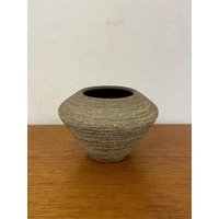 Mid Century Vase 42 10 Aus Keramik Mit Ritzdekor in Braun 50Er 60Er Vintage von HannoverVintagestore