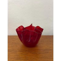 Rote Taschentuch Vase/Schale Aus Feinem Murano Glas 70Er Mid Century Vintage Rote Taschentuch Vase/Schale Aus Feinem Murano Glas 70Er Mid Century Vintage von HannoverVintagestore