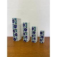 Set 4 Winterling Vasen Aus Porzellan Mit Blumenmuster in Blau, Grün Und Gelb 70Er Mid Century Vintage Set 4 Winterling Vasen Aus Porzellan Mit Blumenmuster in Blau, Grün Und Gelb 70Er Mid Century Vintage von HannoverVintagestore