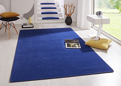 Hanse Home Indoor Teppich Fancy – Wohnzimmerteppich einfarbig Modern Velours Teppich für Esszimmer, Wohnzimmer, Kinderzimmer, Flur, Schlafzimmer, Küche – Blau, 80x150cm von Hanse Home