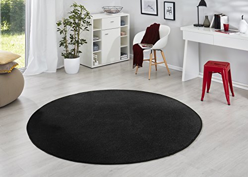 Hanse Home Teppich Fancy Rund – Wohnzimmerteppich einfarbig Modern Velours Teppich für Esszimmer, Wohnzimmer, Kinderzimmer, Flur, Schlafzimmer, Küche – Schwarz, Ø200cm Hanse Home Teppich Fancy Rund – Wohnzimmerteppich einfarbig Modern Velours Teppich für Esszimmer, Wohnzimmer, Kinderzimmer, Flur, Schlafzimmer, Küche – Schwarz, Ø200cm von Hanse Home