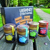 Urbaney Stadthonig 4Er Set Im Stilvollen Stadthonigkarton, Deutscher Honig, Roh, Natur, Geschenk Urbaney Stadthonig 4Er Set Im Stilvollen Stadthonigkarton, Deutscher Honig, Roh, Natur, Geschenk von HanseHonigShop