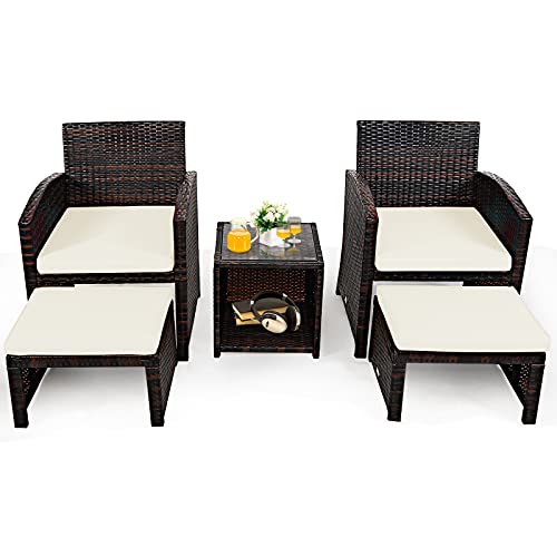 5er Set Rattan Set Möbel Balkonset Gartenmöbel Sitzgruppe, Wetterfestes PE-Rattan, Komfortable Polster, für Terrasse, Balkon, Außenbereich, Braun + Weiß, 2 Sessel, 2 Ottomanen, 1 Kaffeetisch von HaoChrymec