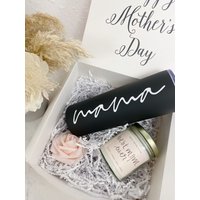 Mama Becher-Mama Geschenke-Geschenk Box Für Neue Mama-Babyparty Geschenkidee-Baby Ankündigung Schwangerschaft Idee Zu Sein - Personalisierter von HappilyChicDesigns