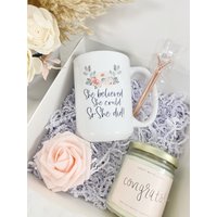 Sie Glaubte, Sie Könnte, Also Machte Die Abschlussgeschenkbox - Neue Stelle-Glückwunschgeschenkbox Glückwunschgeschenkidee Ein Grad Heißer Doktor von HappilyChicDesigns