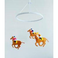 Baby Mobile-Baby Mobile-Baby-Kinderzimmer Mobile-Krippen Mobile-Baby Junge Mobile-Pferd Krippe Und Reiter-Filzpferd-Plüschpferdchen von HappinessBabyToys