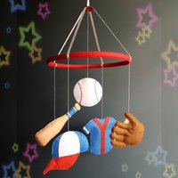Baseball Baby Mobile, Kinderzimmer Sport Deko, Hänge Mobile, Filz Mädchen Handmade Mobile von HappinessBabyToys