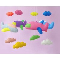 Flugzeug Baby Krippe Mobile Wolke Junge Kinderzimmer Mädchen Dekor Filz Multicolor Wählen Sie Ihre Farbe von HappinessBabyToys