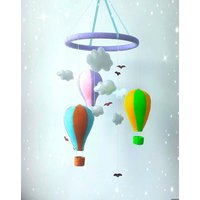 Kinderzimmer Krippe Mobile Heißluftballon Baby Filz Wolke Vogel Mädchen Junge von HappinessBabyToys