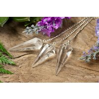 Bergkristall Pendel Wahlweise Mit Pendelbrett Und Pendeltasche | Edelsteinpendel Aus Kristallpendel Bergkristall Pendel Wahlweise Mit Pendelbrett Und Pendeltasche | Edelsteinpendel Aus Kristallpendel von HappinessandLoveDE