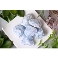Wassersteine Blauer Calcit 300 Gramm | Selbstbewusstsein Edelsteinwasser von HappinessandLoveDE