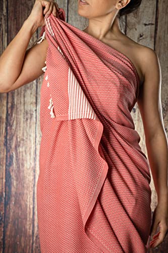 Happy Towels Hamamtuch | Badetuch | Saunatuch | Extra Lang & Weich Gewebt | 210 cm x 95 cm | 60% Bambus-Viskose und 40% Baumwolle | Fairtrade (Rot und Weiß, 1) von Happy Towels