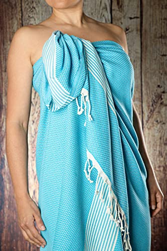 Happy Towels Hamamtuch | Badetuch | Saunatuch | Extra Lang & Weich Gewebt | 210 cm x 95 cm | 60% Tencel™ Lyocell und 40% Baumwolle | Fairtrade (Türkisblau und Weiß, 1) von Happy Towels